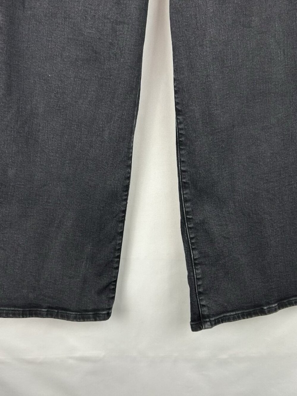 GOOD AMERICAN Good Waist Cropped Palazzo Never Fade Jeans Black Womens Size 4/27 - Picture 11 of 16